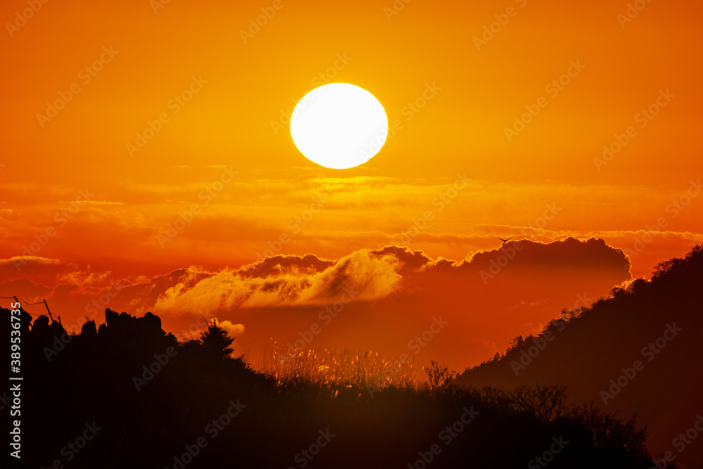 Obraz premium 四国カルストの朝陽