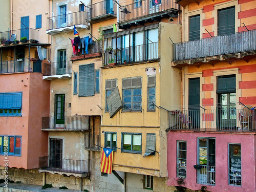 Multicolored houses in Girona, Spain © engineervoskin