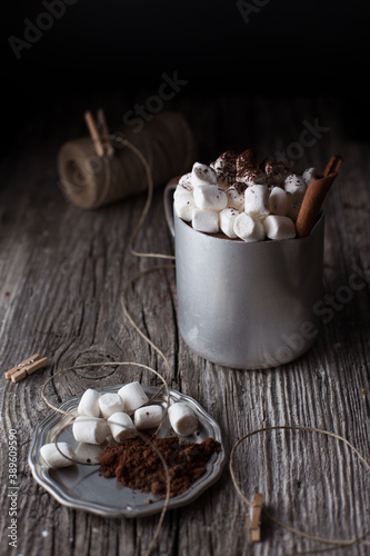 Obraz na płótnie Winter coffee with marshmallows. Time to relax w salonie