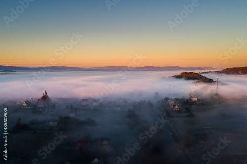 Wschód słońca, mgła. Nowy Sącz, małopolska photo