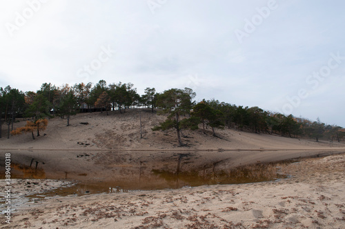 
Baykal ozero prsnaya voda 
flora bereg zapovednik Rossiya Irkutsk park ostrov Ol'khon skaly derev'ya nasypi pesok zaliv laguna kamni gory sopki liniya gorizonta panoramma osen' voda volny puteshestvi photo