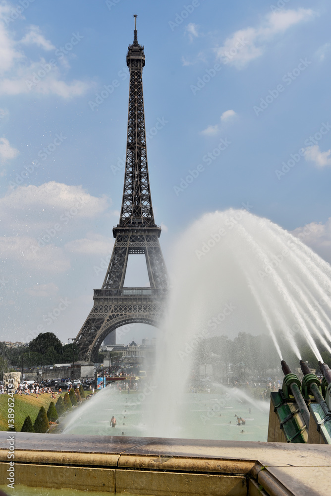 Views of the Eiffel Tower from Trocadero