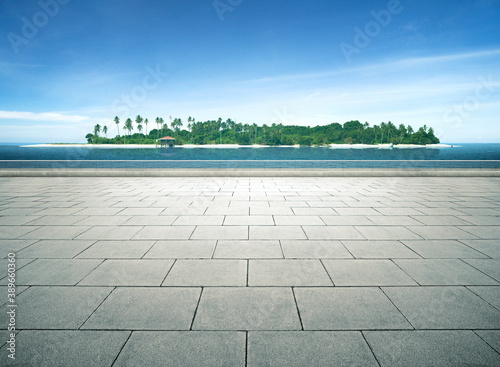 Beautiful sea view with empty floor © Image Craft