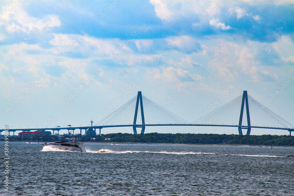 Naklejka premium Silas Pearmna bridge and boat