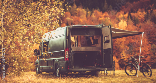 Scenic RV Camping Spot with Fall Foliage Scenery