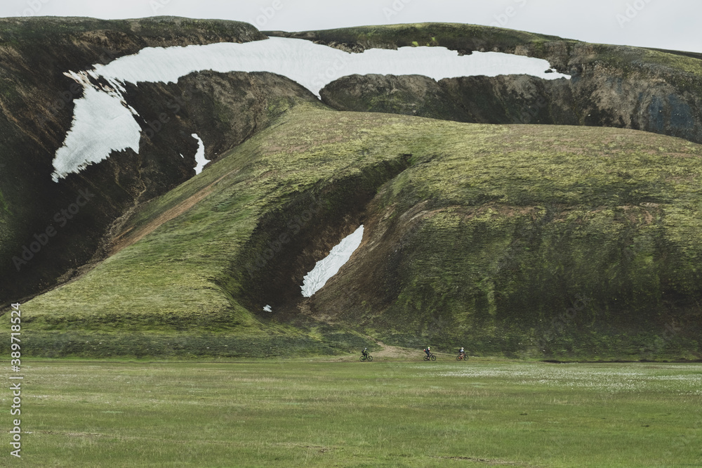 Obraz premium Cycling in Iceland