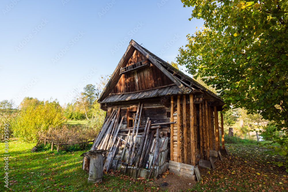 Przyroda i architektura drewniana w dolinie Narwi, Podlasie, Polska