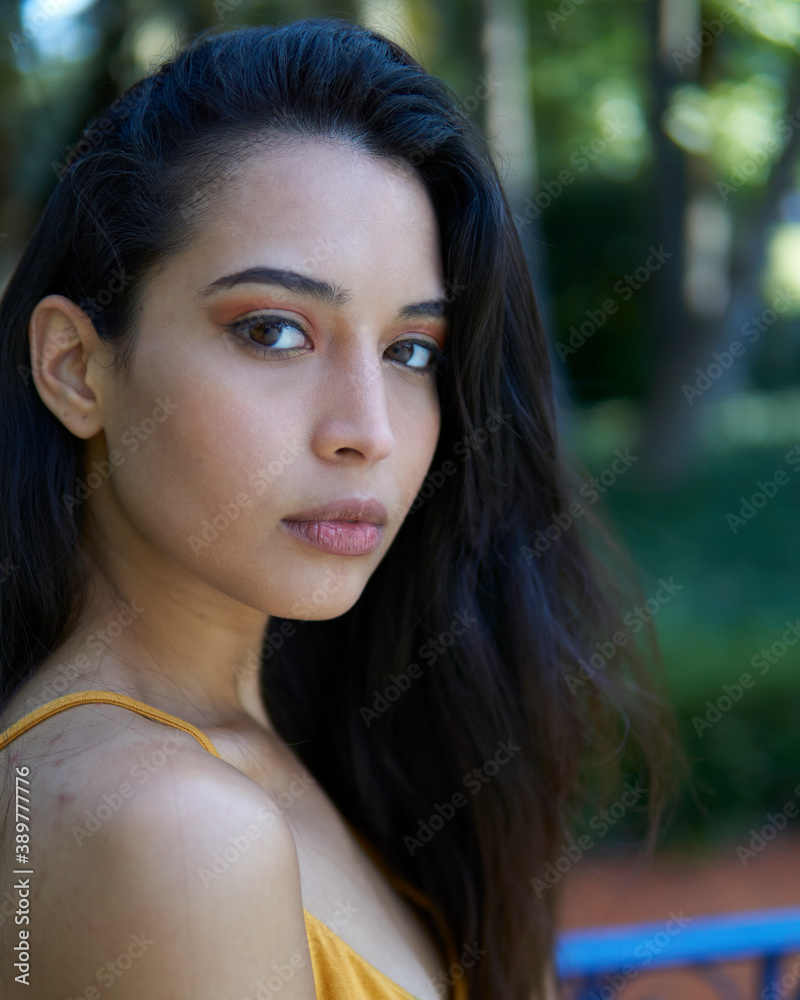 mujer plano cerrado mirada mujer plano cerrado mirada
