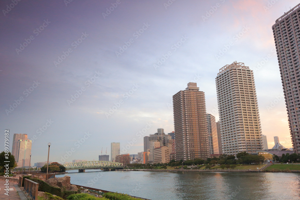 Fototapeta premium 大川端リバーシティ夕景