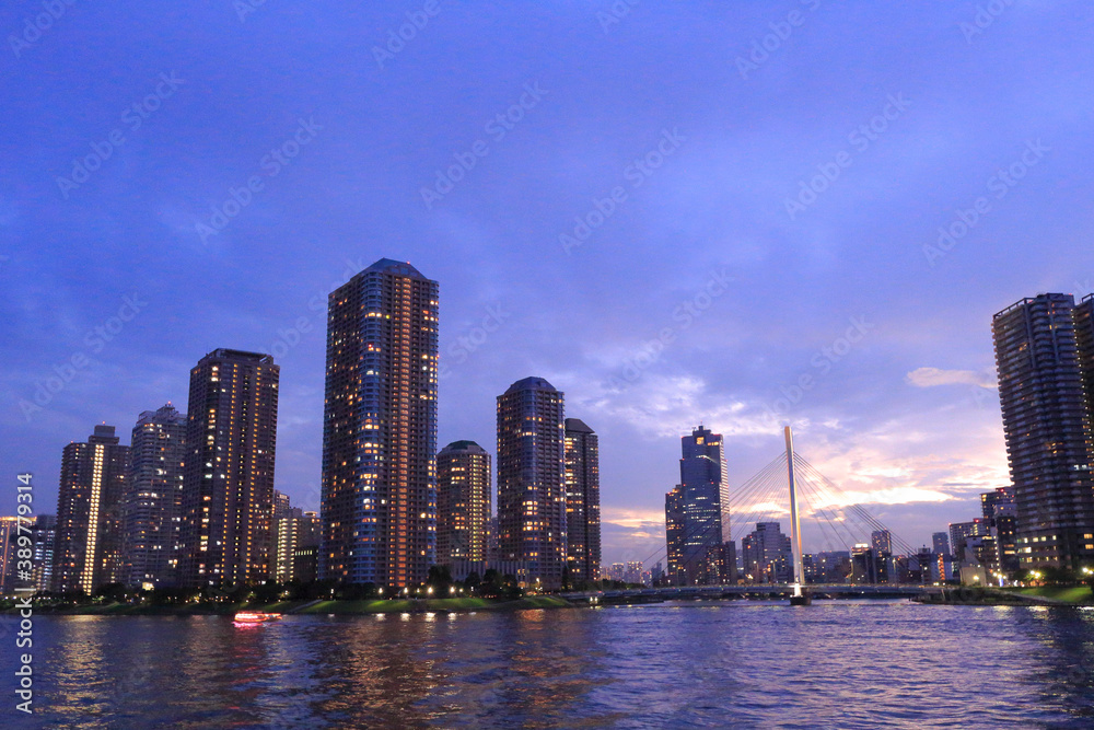 Fototapeta premium 大川端リバーシティ夕景