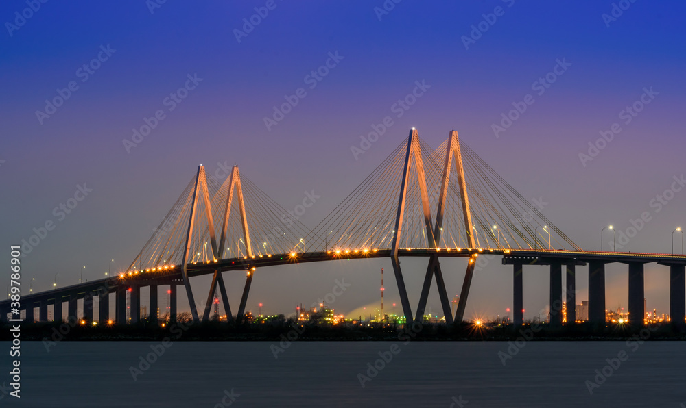 Fototapeta premium bridge at night