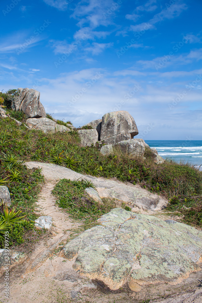 Costa rochosa da Praia do Santinho,  Florianópolis, praia tropical, Santa Catarina, Brasil, florianopolis, 
