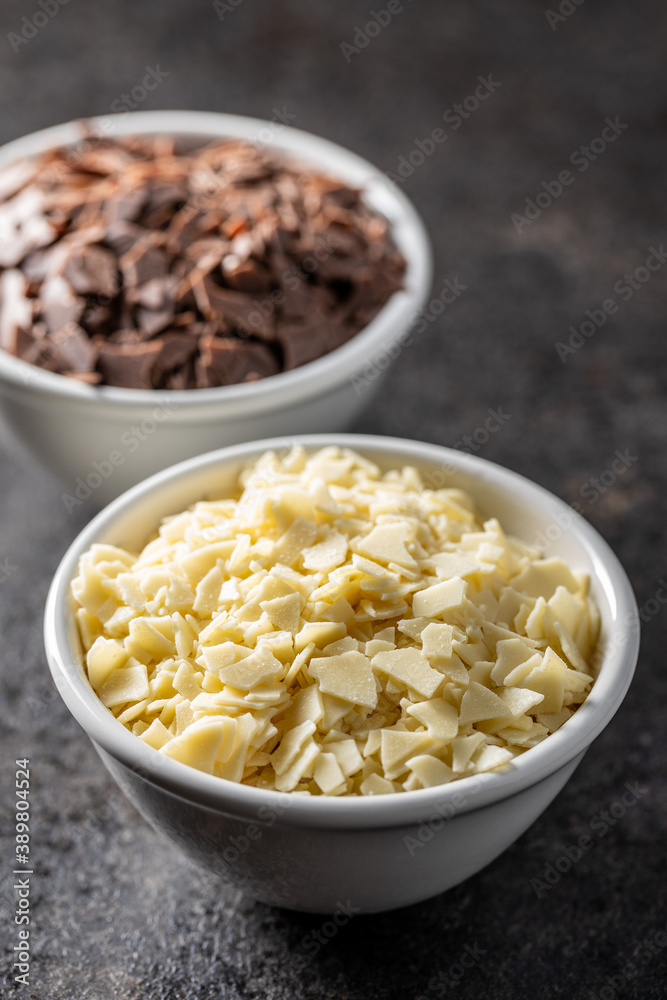 Grated white chocolate. Chocolate flakes. Grated white chocolate. Chocolate flakes.