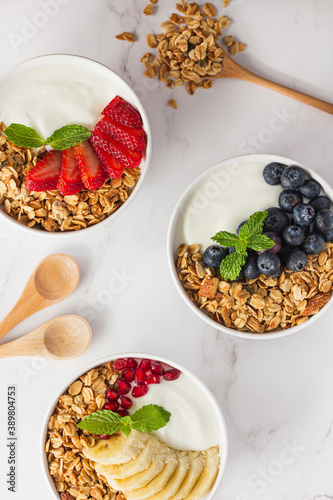 Plain Yogurt with Granola and Berries