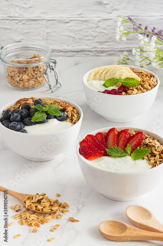 Plain Yogurt with Granola and Berries