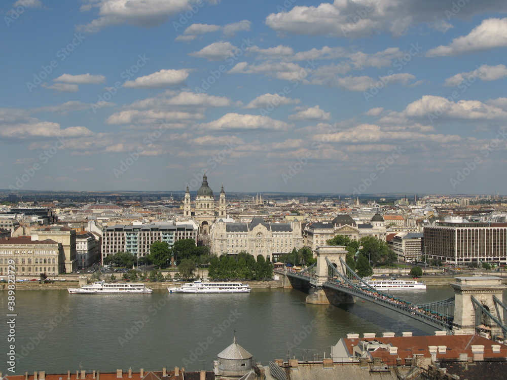 Obraz premium Chain Bridge