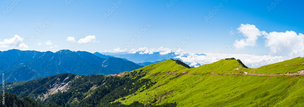 Fototapeta premium Beautiful scenery at Hehuanshan Main Peak, Wuling, Nantou County, Taiwan