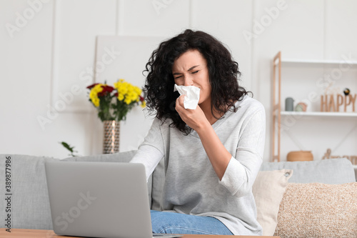 Allergic young woman with l...