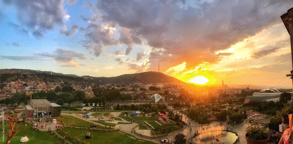 Fototapeta premium Lovely sunset in Old Tbilisi