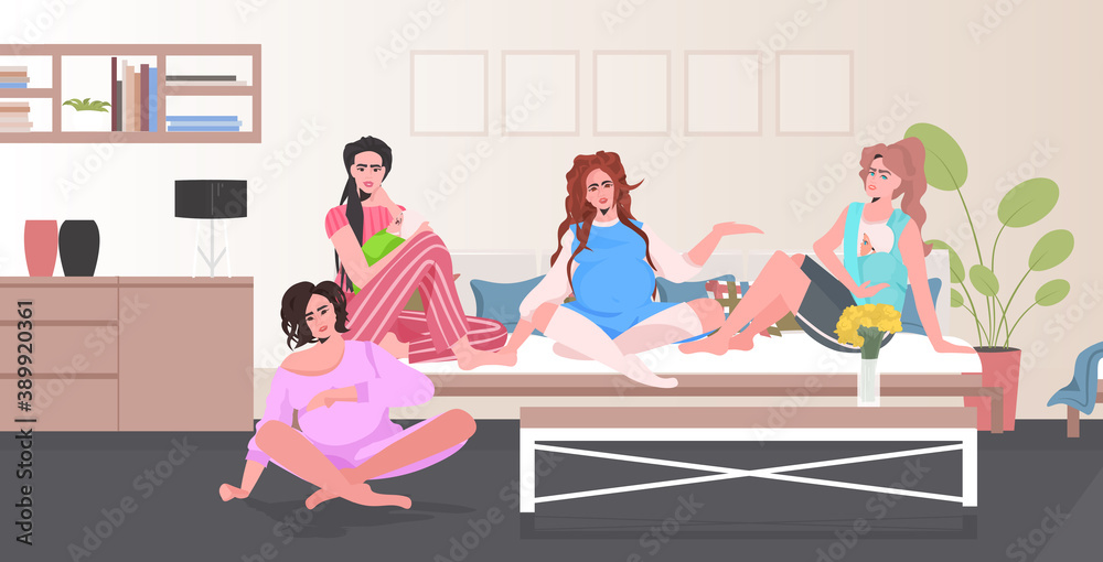 Φωτογραφία pregnant women and mothers with children discussing during meeting girls sitting