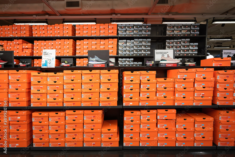 Fotografia do Stock: Bangkok / Thailand - June 2020 : There are too many  sportswear and running shoe sale as special price at Nike factory outlet  store. | Adobe Stock