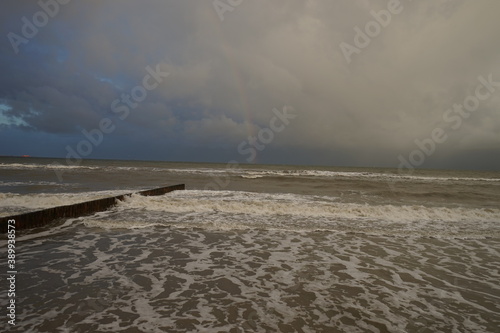 Fototapeta Naklejka Na Ścianę i Meble -  rainbow over the baltic sea