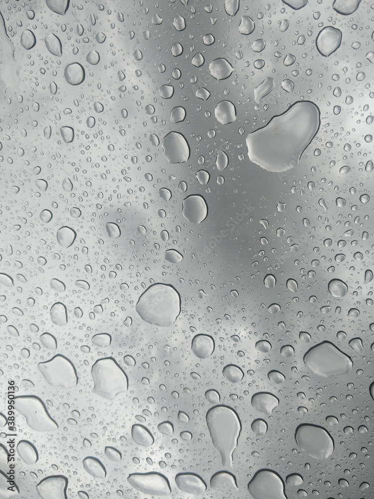 Las gotas y un cristal Stock Photo | Adobe Stock