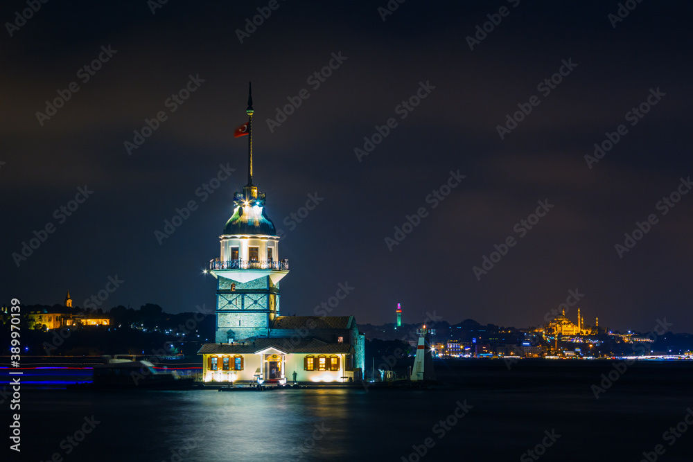 Fototapeta premium Maiden's Tower at night