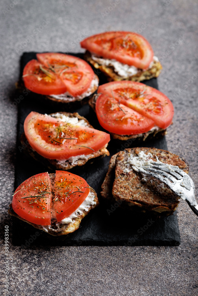 Croutons with cheese and tomato Croutons with cheese and tomato