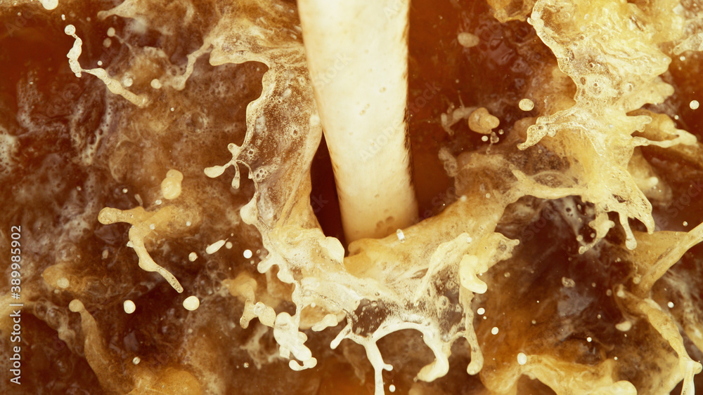 Fototapeta premium Pouring beer on macro shot