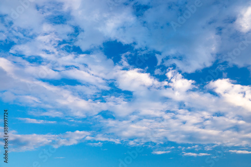 Fototapeta Naklejka Na Ścianę i Meble -  white clouds in the blue sky