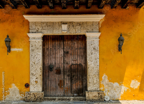 Vintage door, Cartagena