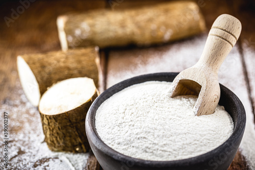 clay pot handmade with cassava flour, Brazilian cassava flour, called polvilho, cassava starch, carimã or gum, cassava starch, manioc, cassava, castelinha or uaipi, maniva