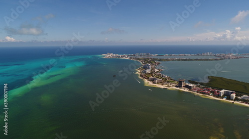 VIsta lateral de Cancún