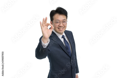 White background and gestures of an Asian middle-aged businessman.