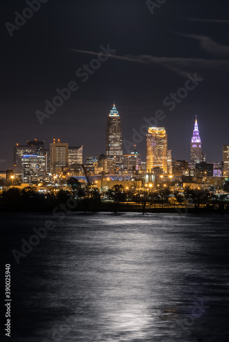 Cleveland ohio at night during a blue moon 2020 skyline © Alex