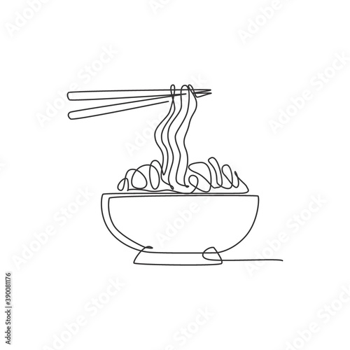 One continuous line drawing of fresh delicious Japanese ramen restaurant logo emblem. Fast food Japan noodle cafe shop logotype template concept. Modern single line draw design vector illustration