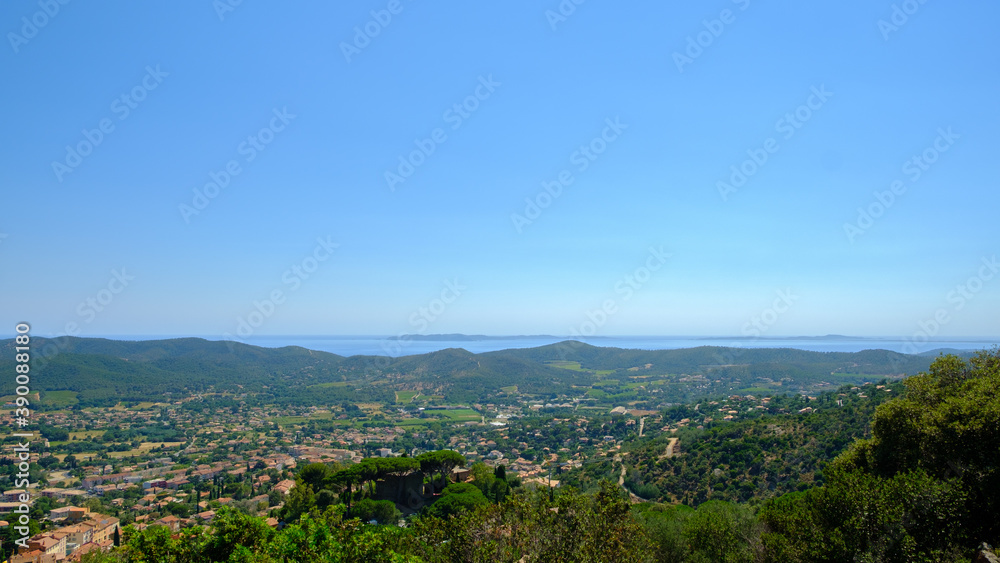 Fototapeta premium View on the countryside in Provence during summer
