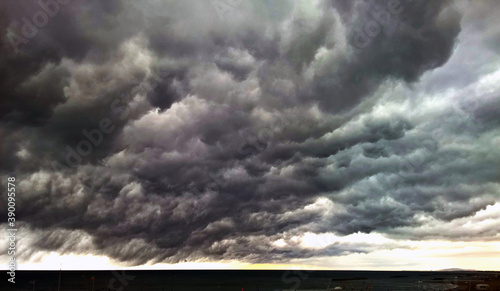 Wallpaper Mural Ciel orageux au coucher du soleil sur la mer méditerranée Torontodigital.ca