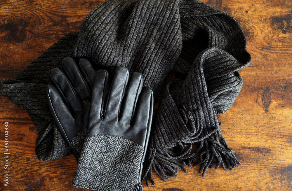 男性用の手袋とマフラー Stock Photo Adobe Stock