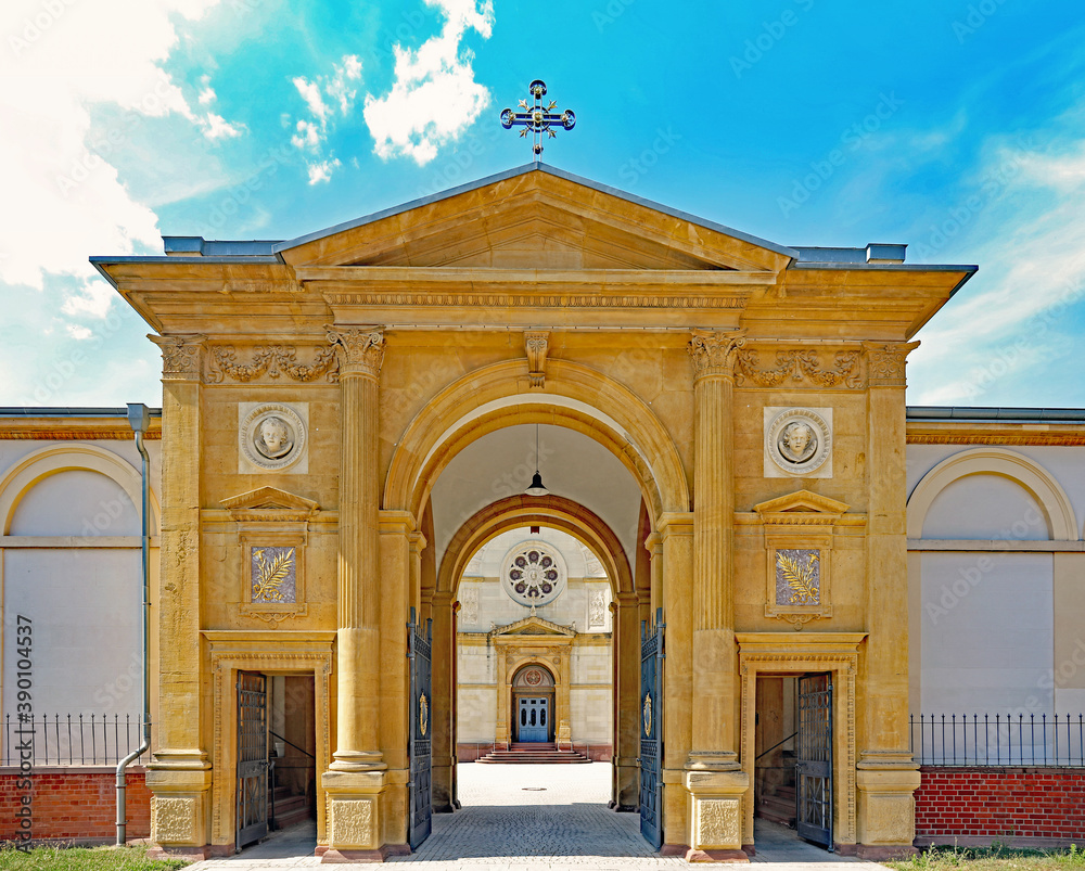 Fototapeta premium Tor zum Friedhof