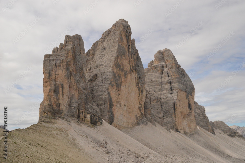 Hiking around the stunning and dramatic Drei Zinnen / Tre Cime di Lavaredo mountains in the Dolomites of Northern Italy