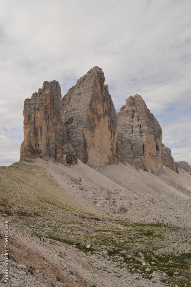 Hiking around the stunning and dramatic Drei Zinnen / Tre Cime di Lavaredo mountains in the Dolomites of Northern Italy