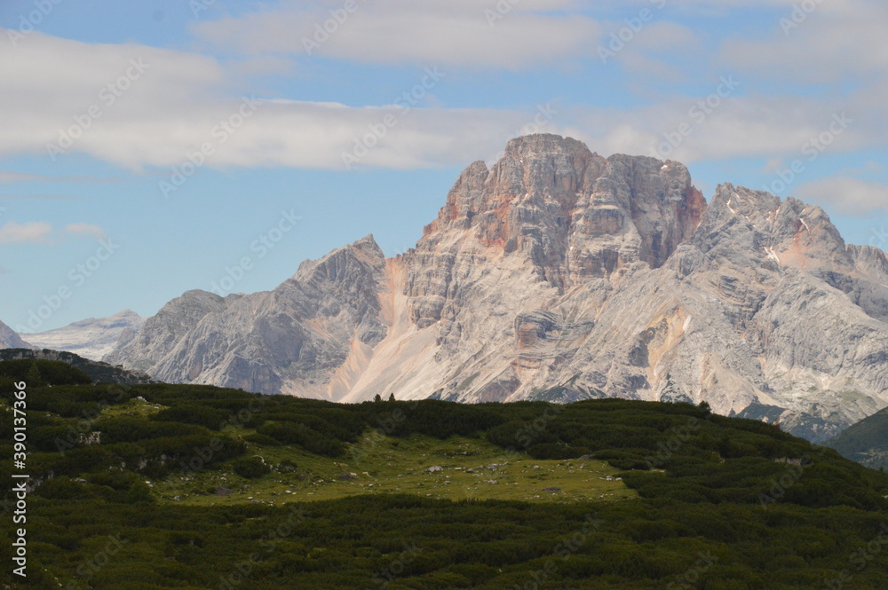 Obraz premium Hiking around the dramatic and beautiful Tre Cime / Drei Zinnen mountains in Lavaredo Dolomites in Northern Italy