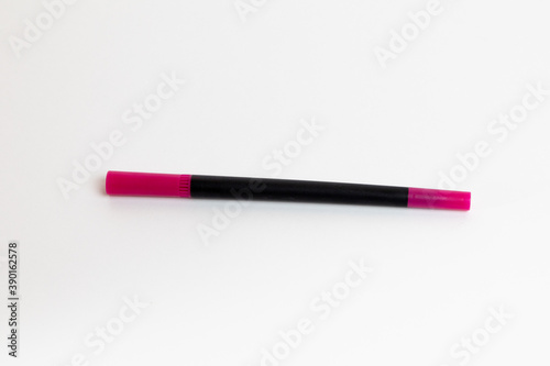 Fuchsia. Color marker with double brush tip. Ideal for adult and children's coloring books, manga, comics, calligraphy.