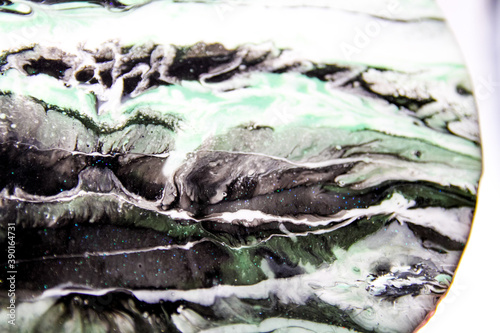 Epoxy resin artwork: poured stripes technique