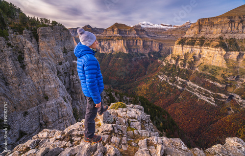 In the edge of the cliff