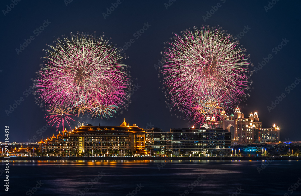 Naklejka premium New Year's fireworks over Palm Jumeirah, Dubai.