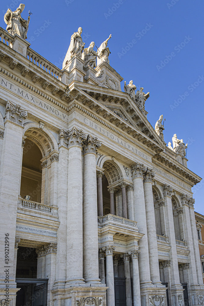 Obraz premium The Papal Archbasilica of St. John Lateran (Arcibasilica Papale di San Giovanni in Laterano) - official ecclesiastical seat of the Bishop of Rome. Italy.