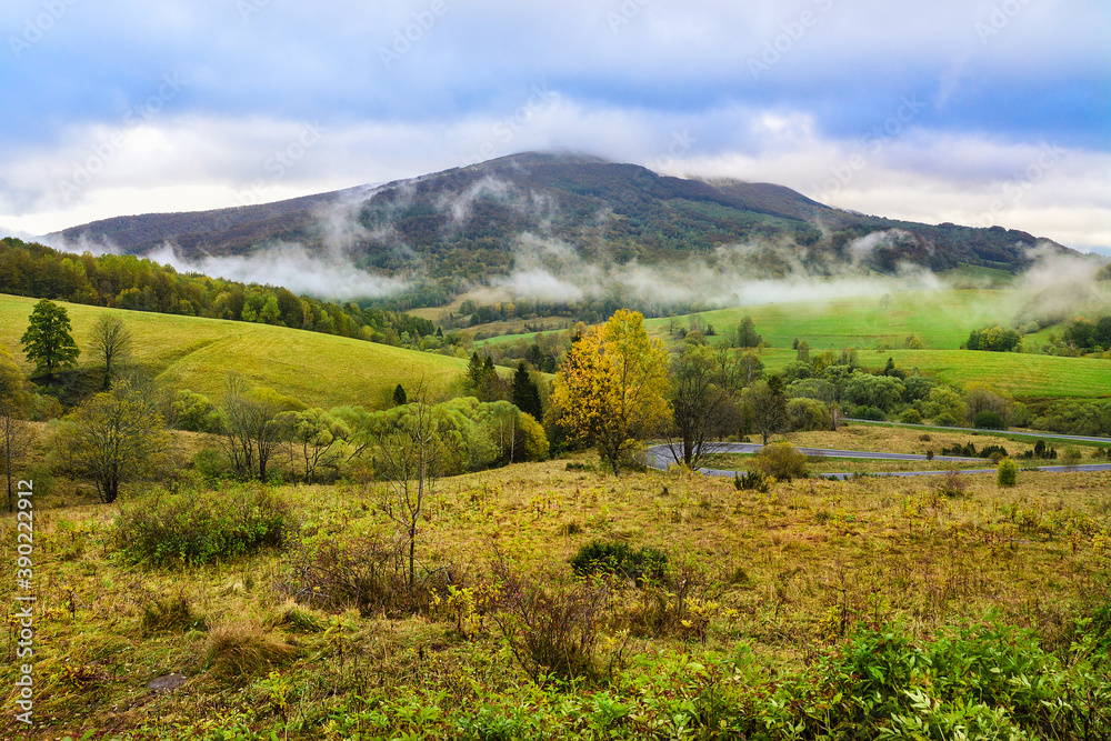 Obraz premium Bieszczady Mountains in Poland, beautiful autumn landscape